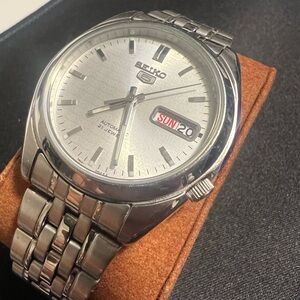 Seiko 5 Automatic Watch with Day-Date Feature